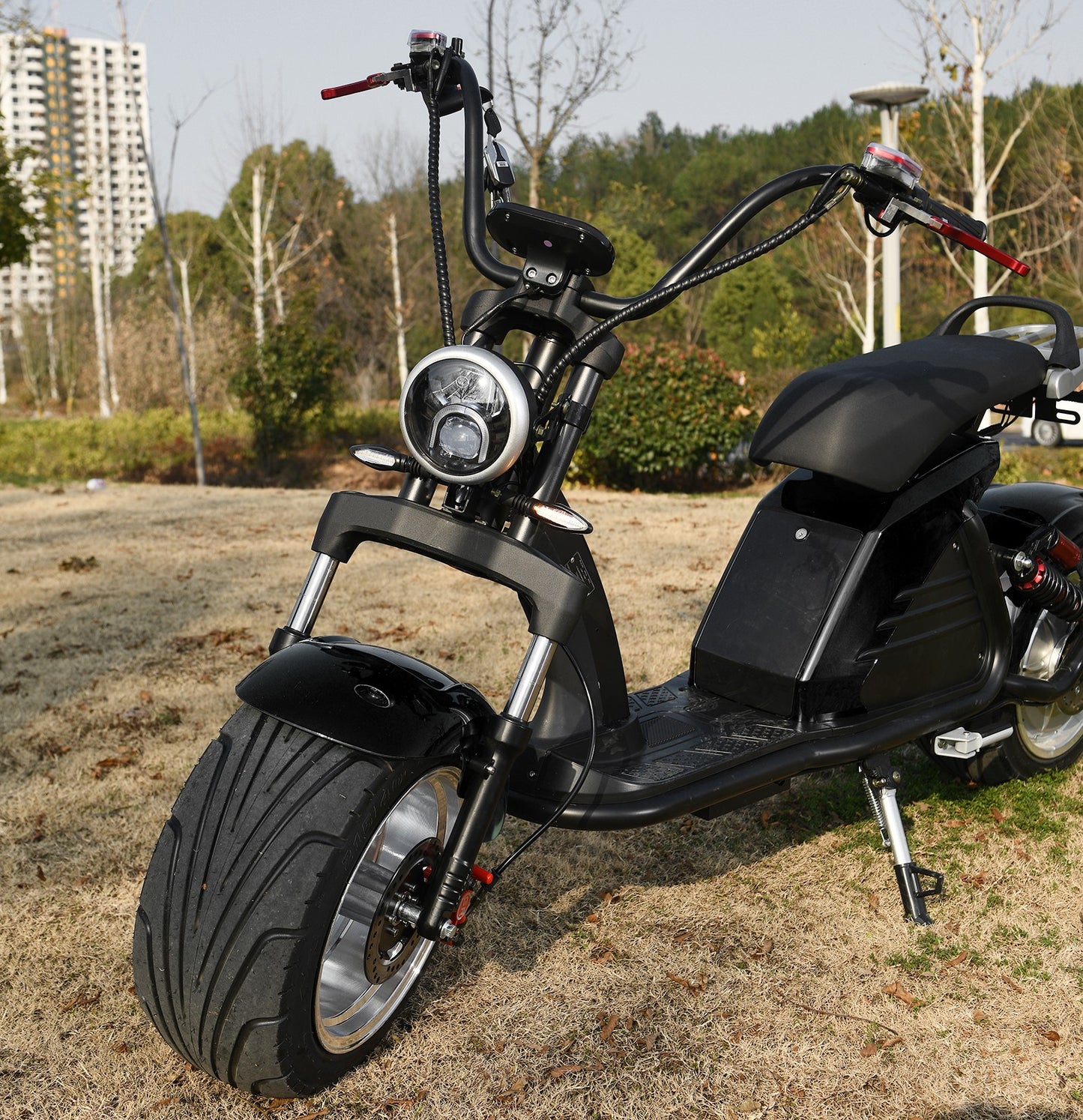 70KM/H Max Speed 3000W Motor Range 50-70KM Black City Coco Electric Scooter